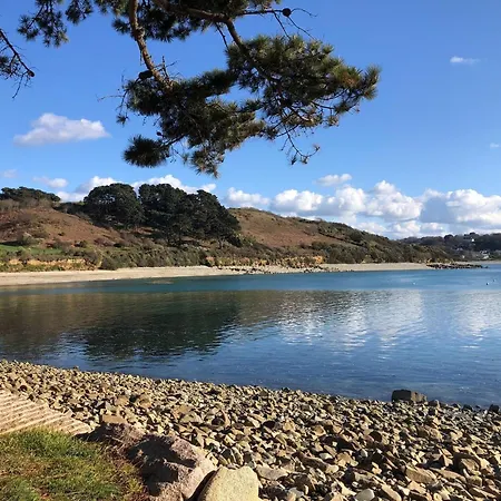 Comfortable On The Pink Granite Coast Trélévern